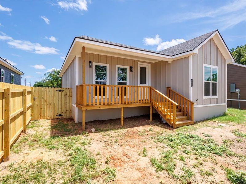 Exterior details and patio area of a home in , Brownwood (Image 15).