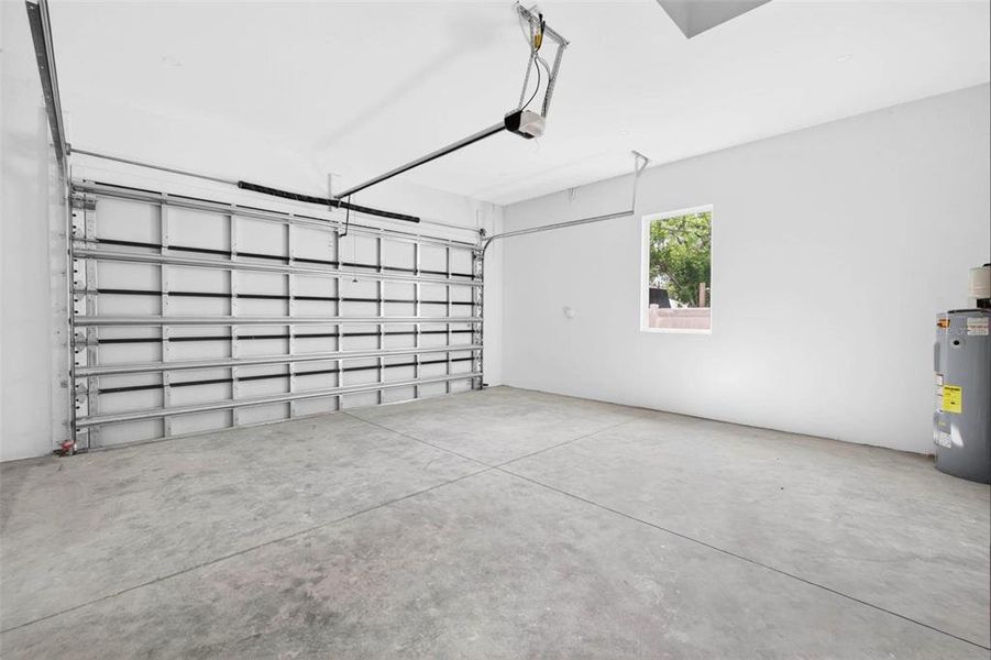 Spacious, unfurnished interior of a new home in , St. Petersburg (Image 23).