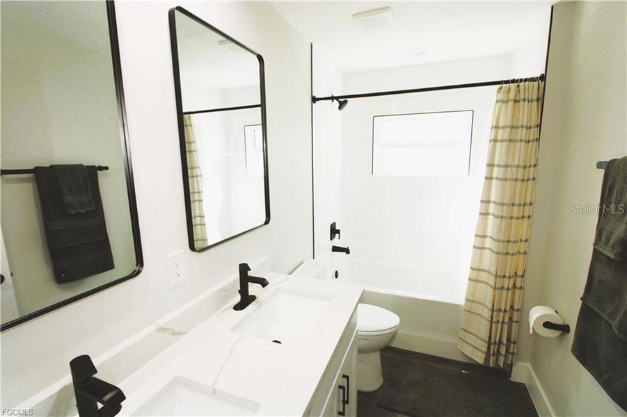 Furnished interior view inside a new home in , Cape Coral (Image 9).