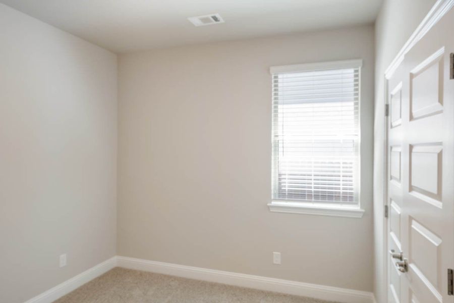 Spacious, unfurnished interior of a new home in Las Lomas, Forney (Image 16). Spacious, unfurnished interior of a new home in Las Lomas, Forney (Image 16).