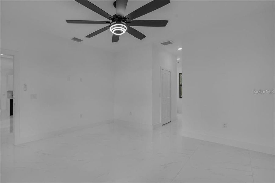 Spacious, unfurnished interior of a new home in , Lehigh Acres (Image 29).