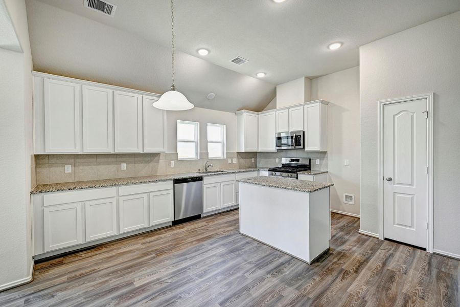 Image 14 of a home in Trails at Woodhaven Lakes 60's.