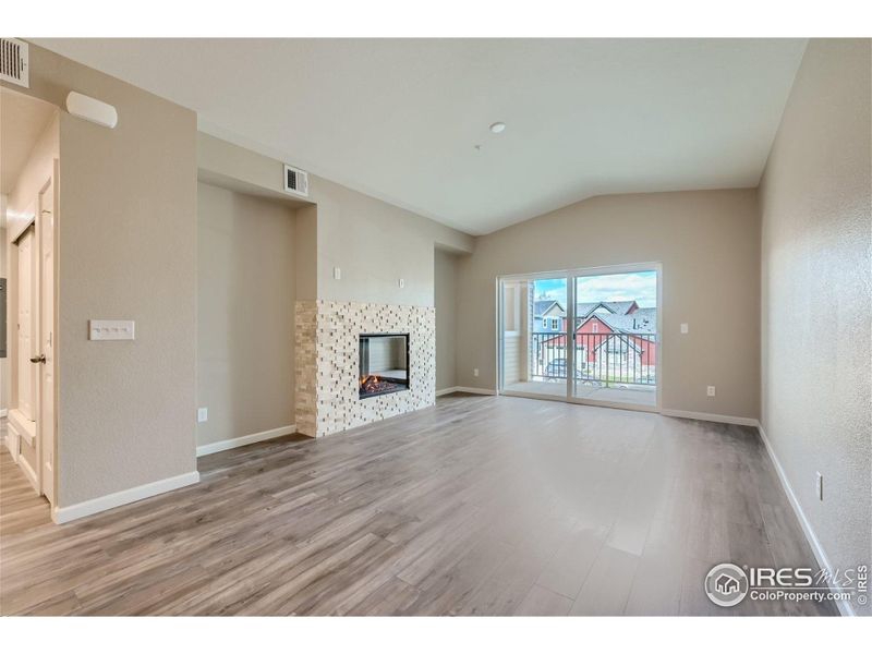 Spacious, unfurnished interior of a new home in , Longmont (Image 20).