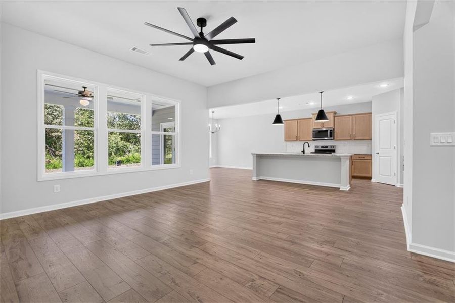 Spacious, unfurnished interior of a new home in , Athens (Image 36).