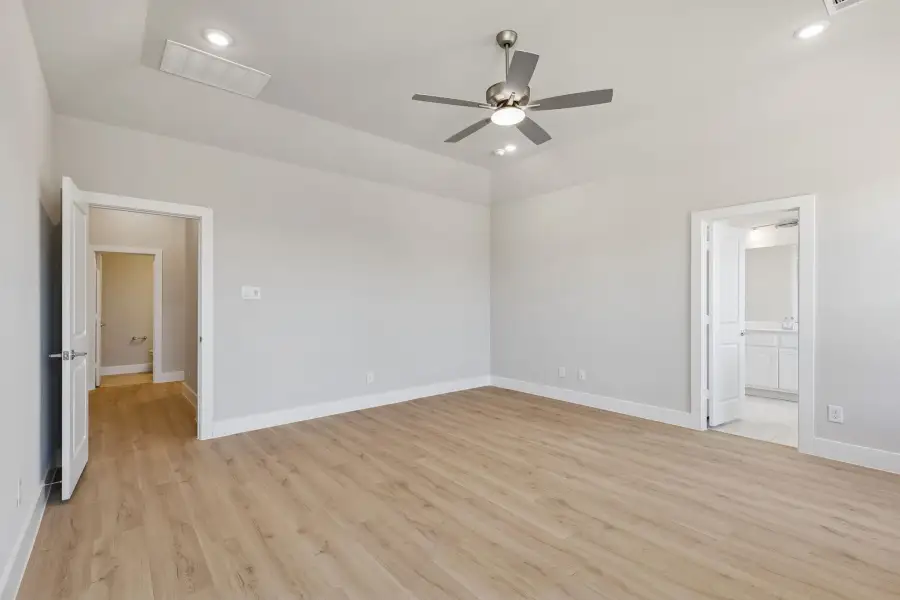 Representative unfurnished interior of a home built from the Halsted by Centre Living Homes in Ellis Ranch Estates, Waxahachie (Image 28).