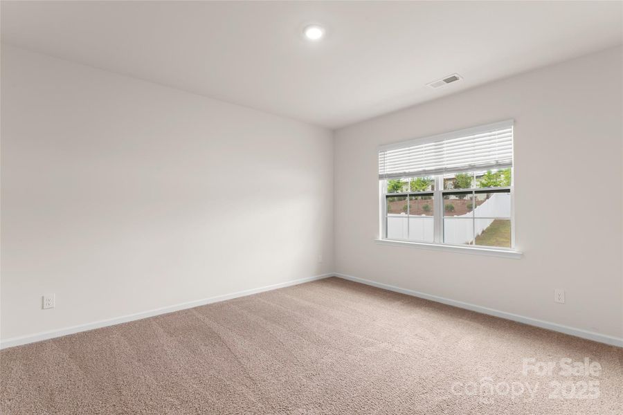 Spacious, unfurnished interior of a new home in Azalea Ridge, Mount Holly (Image 11).