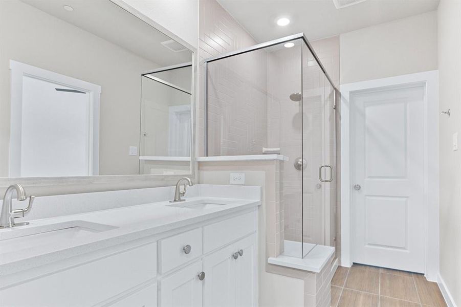 021-723ProsperLane-Wylie-TX-75098-PrimaryBathroom.jpg-SMALL 021-723ProsperLane-Wylie-TX-75098-PrimaryBathroom.jpg-SMALL