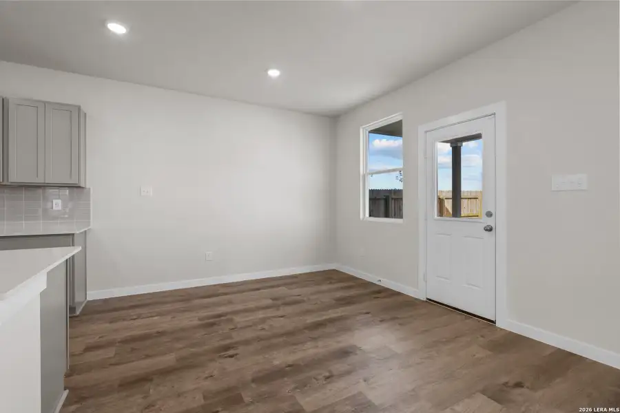 Spacious, unfurnished interior of a new home in Summerlin, San Antonio (Image 17).
