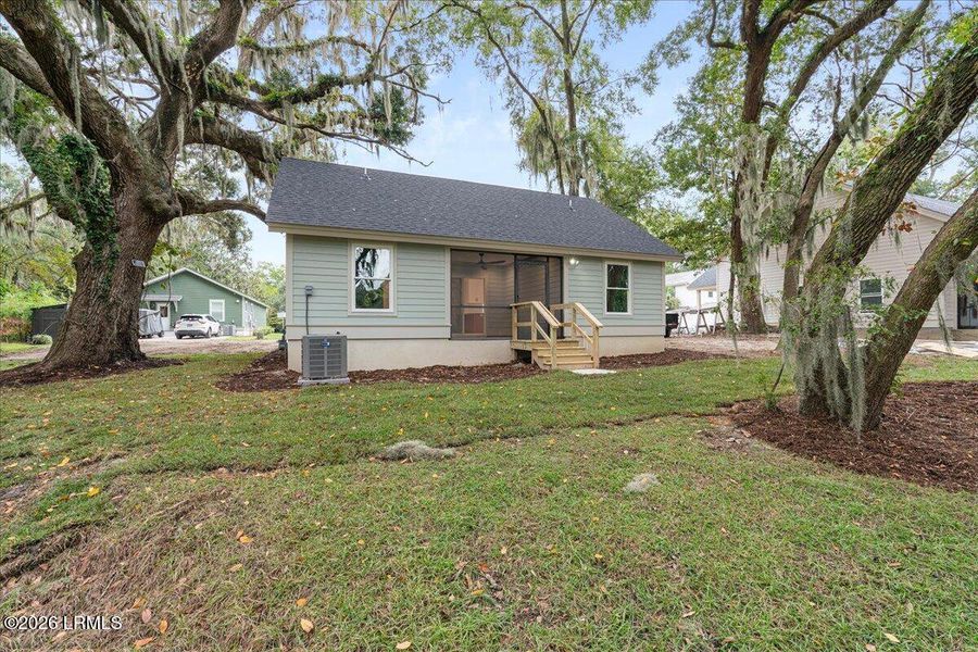 Exterior details and patio area of a home in , Beaufort (Image 40).