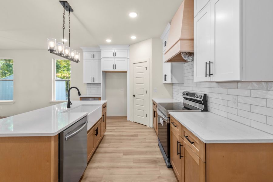 Furnished interior view inside a new home in Cambria, White House (Image 6).
