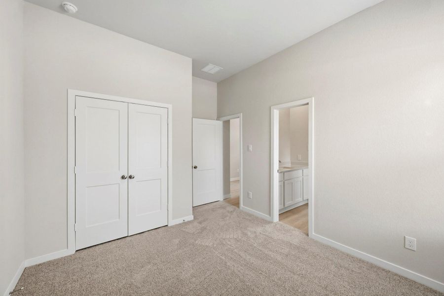 Spacious, unfurnished interior of a new home in Audubon, Magnolia (Image 17). Spacious, unfurnished interior of a new home in Audubon, Magnolia (Image 17).