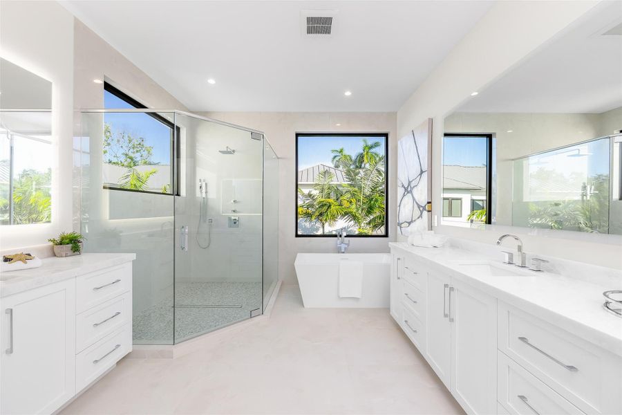 Furnished interior view inside a new home in , Fort Lauderdale (Image 28).