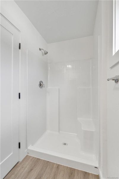 Spacious, unfurnished interior of a new home in , Aurora (Image 10).