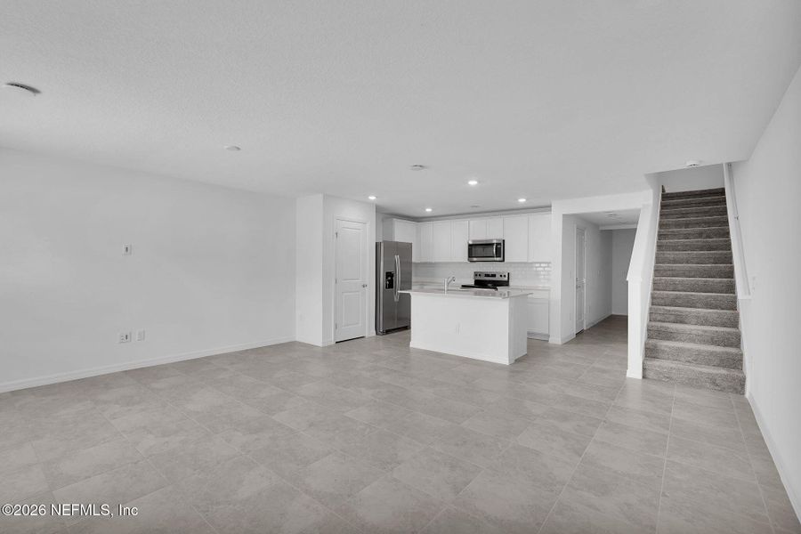 Spacious, unfurnished interior of a new home in , Jacksonville (Image 16).
