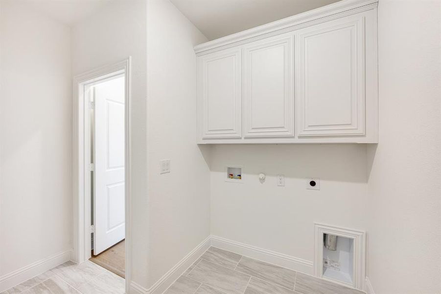 Spacious, unfurnished interior of a new home in Triple Diamond Ranch, Mansfield (Image 31).