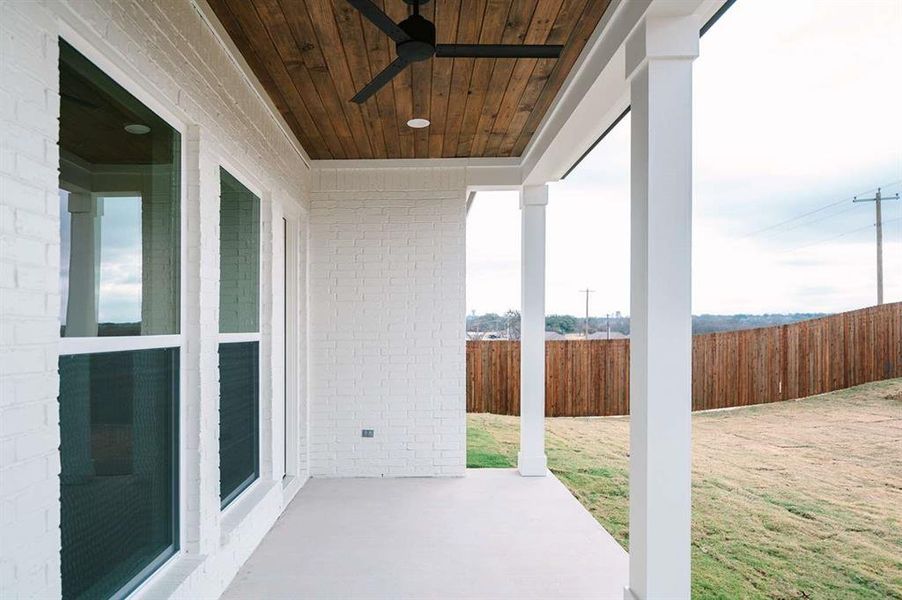 View of patio / terrace with ceiling fan