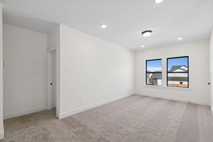 Spacious, unfurnished interior of a new home in ARTAVIA 50' Homesites, Conroe (Image 15).