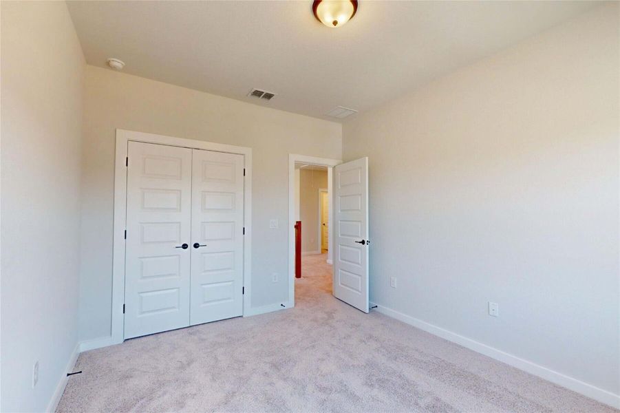 Spacious, unfurnished interior of a new home in Cedar Brook, Leander (Image 18).