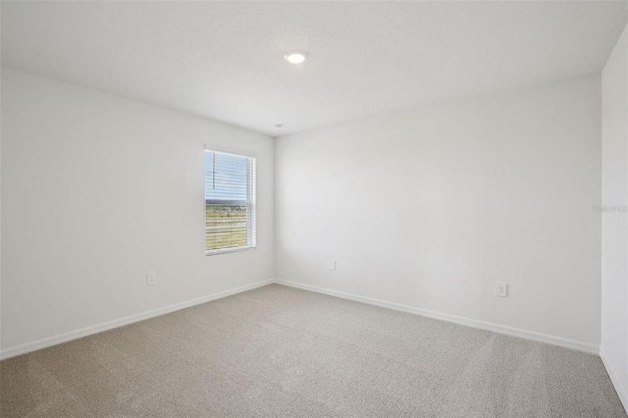 Spacious, unfurnished interior of a new home in , Lake Alfred (Image 30).