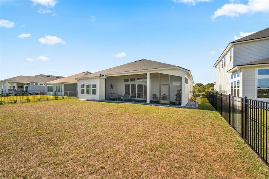 Exterior details and patio area of a home in Oakmont, Gainesville (Image 30).
