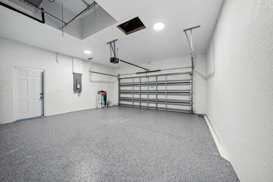 Spacious, unfurnished interior of a new home in , Cape Coral (Image 10). Spacious, unfurnished interior of a new home in , Cape Coral (Image 10).