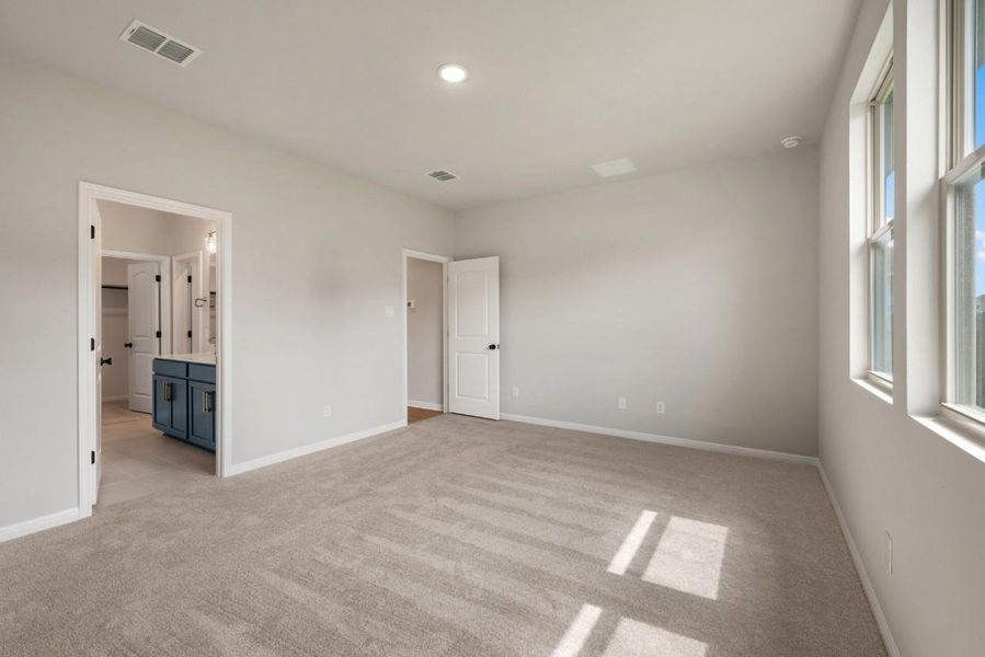Spacious, unfurnished interior of a new home in Patterson Ranch, Georgetown (Image 36).
