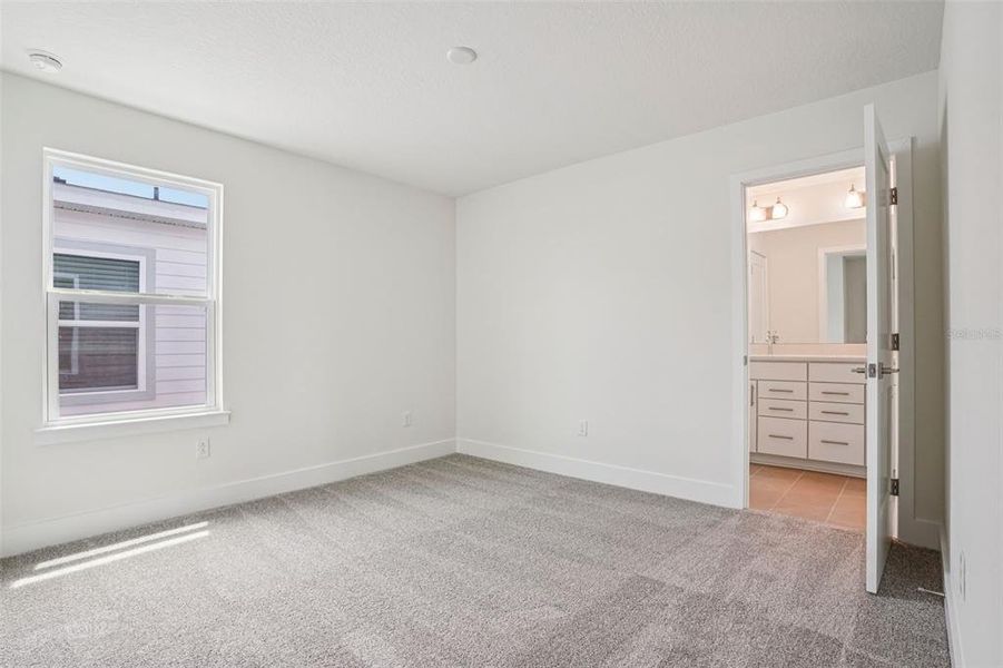 Spacious, unfurnished interior of a new home in Trailside, Mount Dora (Image 24).