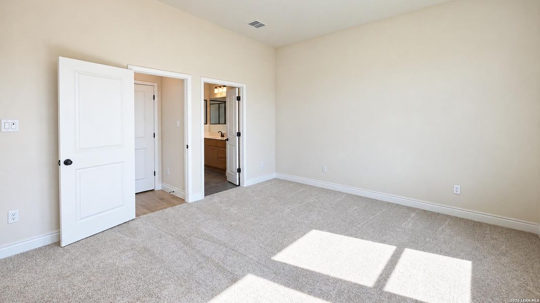 Spacious, unfurnished interior of a new home in Legacy at Lake Dunlap, New Braunfels (Image 24).