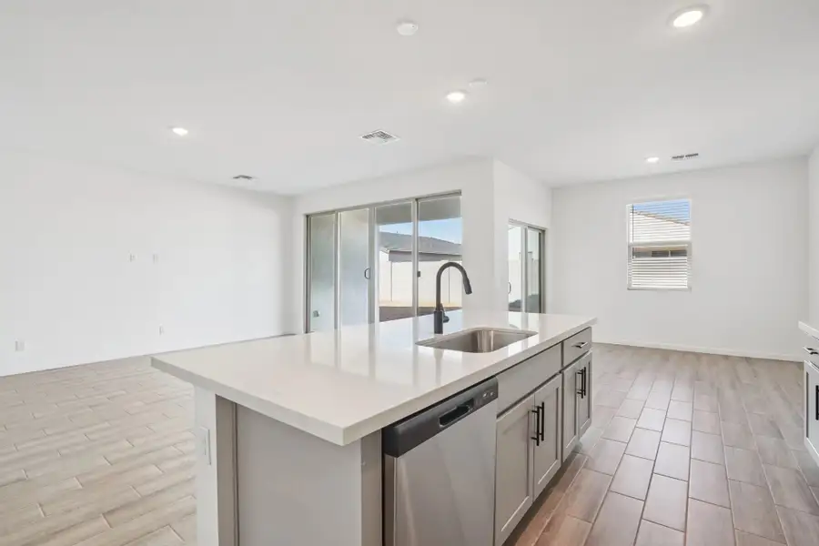Representative images and renderings are for illustrative purposes. Actual structural options and design finishes of home may vary.