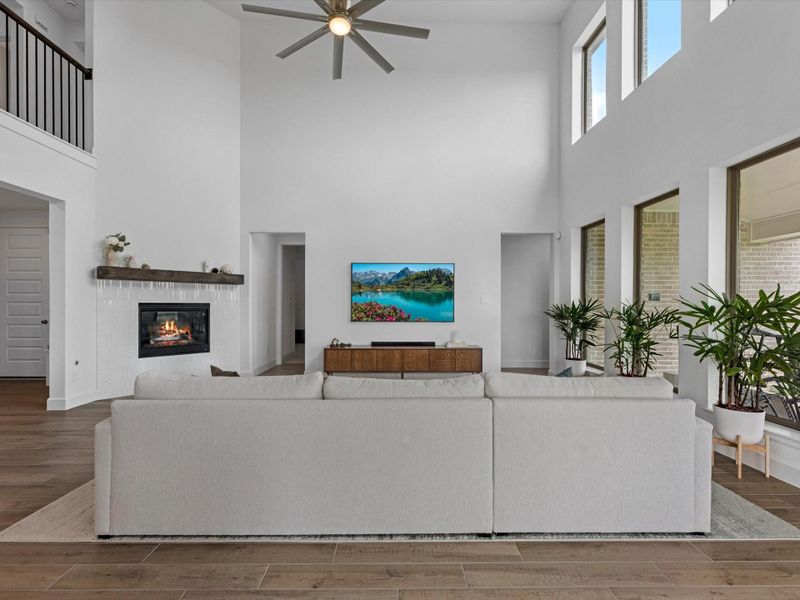 Furnished interior view inside a new home in Valencia, Manvel (Image 15).