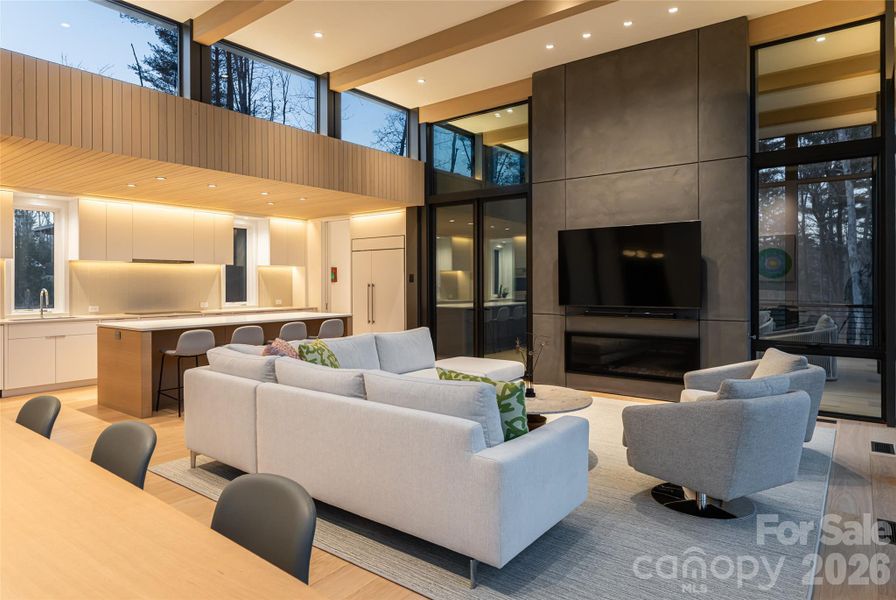 Community amenities in , Asheville (Image 34).