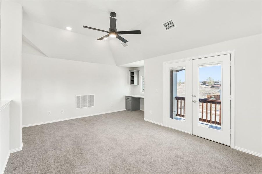 Spacious, unfurnished interior of a new home in Sable Creek, Sanger (Image 38).