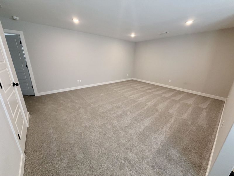 Spacious, unfurnished interior of a new home in Lockwood, Collierville (Image 26).