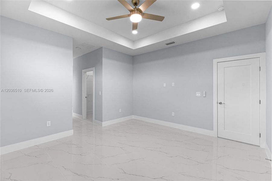 Spacious, unfurnished interior of a new home in , Lehigh Acres (Image 32).