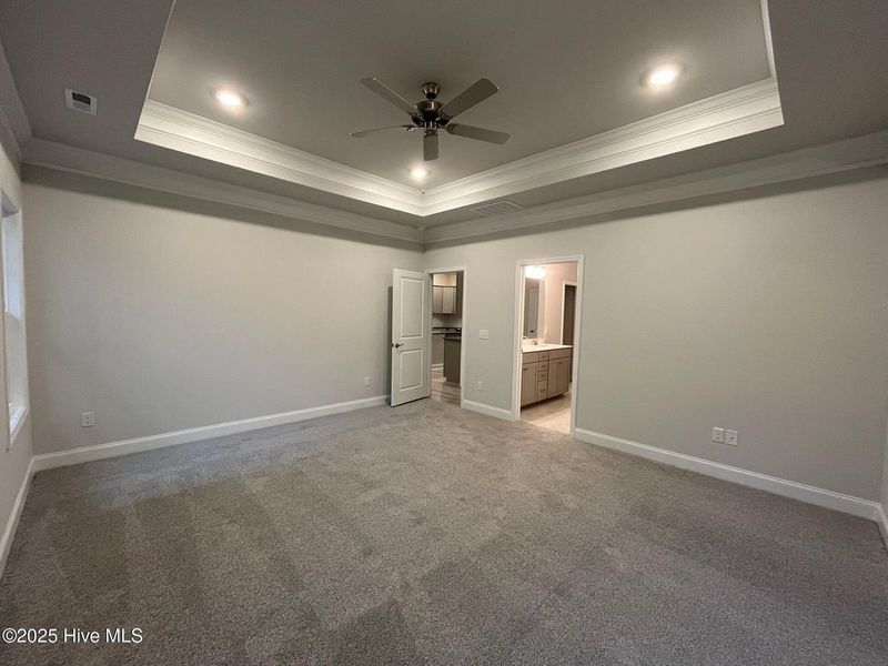 Spacious, unfurnished interior of a new home in Palmetto Creek, Bolivia (Image 23).