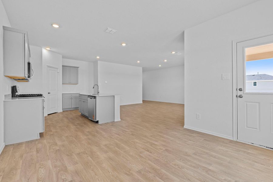 Spacious, unfurnished interior of a new home in Wayside, Uhland (Image 28). Spacious, unfurnished interior of a new home in Wayside, Uhland (Image 28).