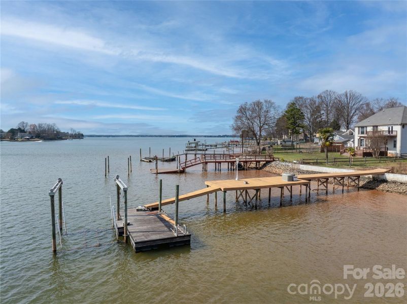 Community amenities in , Cornelius (Image 5).