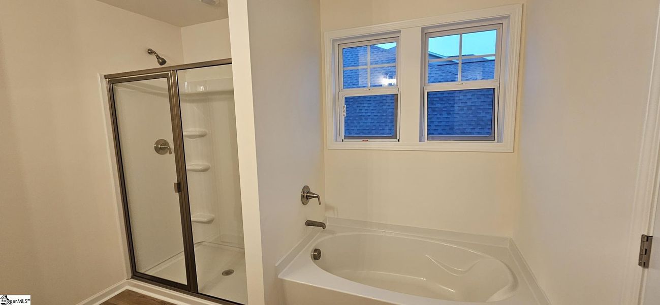 Close-up of interior finishes inside a home in Sedona, Greenville (Image 7).