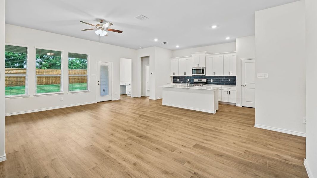 Image 22 representing the Durango by D.R. Horton in The Landing at Hidden Lakes, McKinney, TX. Image 22 representing the Durango by D.R. Horton in The Landing at Hidden Lakes, McKinney, TX.