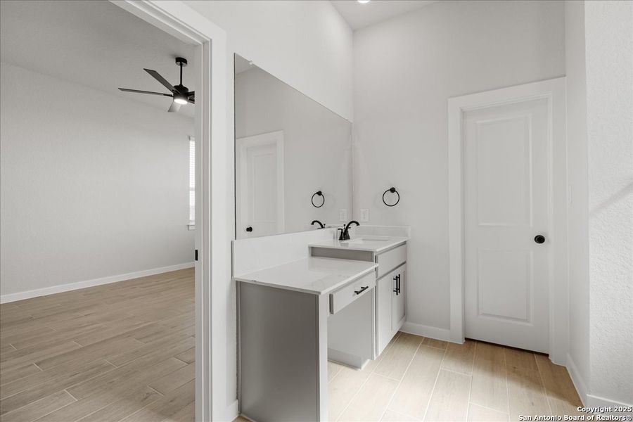 Furnished interior view inside a new home in Meyer Ranch, New Braunfels (Image 11).