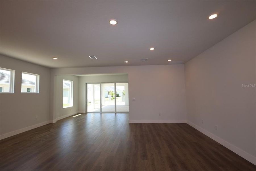 Spacious, unfurnished interior of a new home in Vistera of Venice – Cottage Series, Nokomis (Image 16).