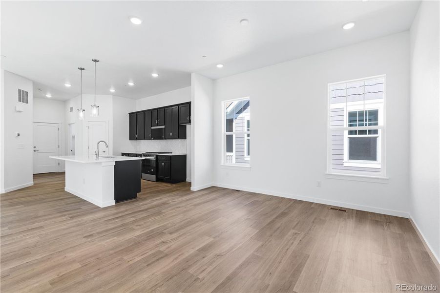 Spacious, unfurnished interior of a new home in Westerly, Erie (Image 9).