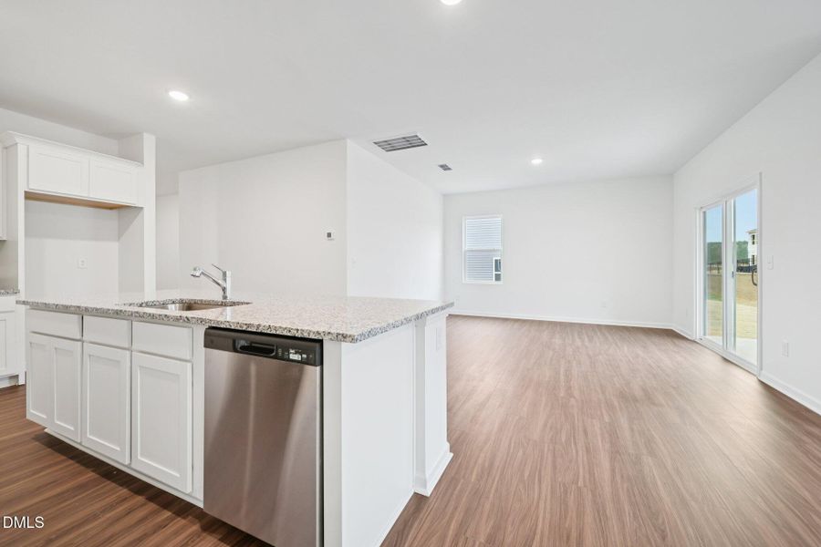 17-web-or-mls-Salers Loop-S0601-017 17-web-or-mls-Salers Loop-S0601-017