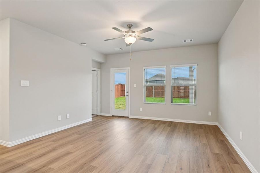 Spacious, unfurnished interior of a new home in Lakehaven - Spring Series, Farmersville (Image 22).