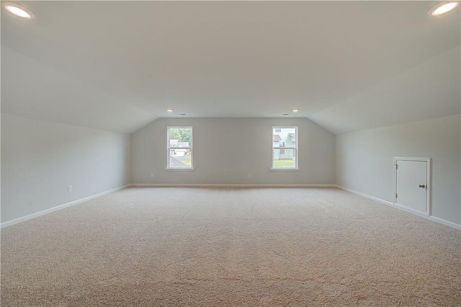 Spacious, unfurnished interior of a new home in Kingston, Locust Grove (Image 25).