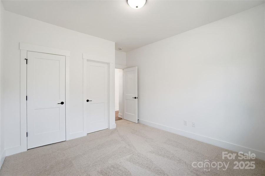 Spacious, unfurnished interior of a new home in Summerlin, Mooresville (Image 34).