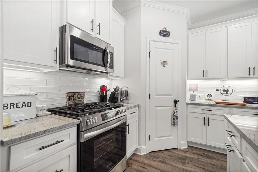 Furnished interior view inside a new home in , Dawsonville (Image 20). Furnished interior view inside a new home in , Dawsonville (Image 20).