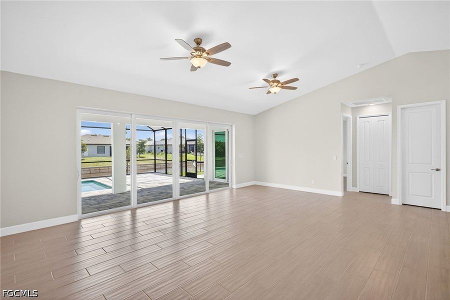 Spacious, unfurnished interior of a new home in Cape Coral, Cape Coral (Image 31).