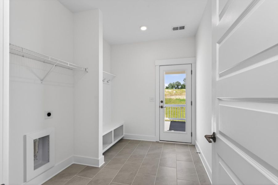 Spacious, unfurnished interior of a new home in Colleton Park, Aiken (Image 17). Spacious, unfurnished interior of a new home in Colleton Park, Aiken (Image 17).