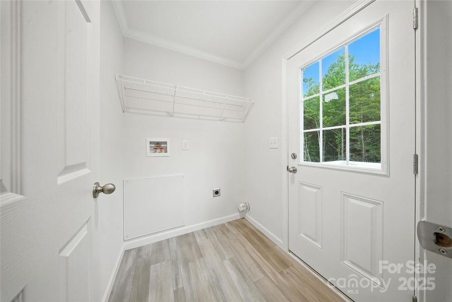 Spacious, unfurnished interior of a new home in , Dallas (Image 9). Spacious, unfurnished interior of a new home in , Dallas (Image 9).